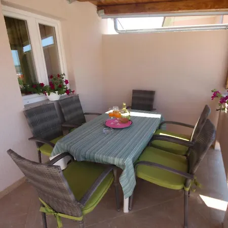 Rustica With 2 Bedrooms Ljubac (Zadar)