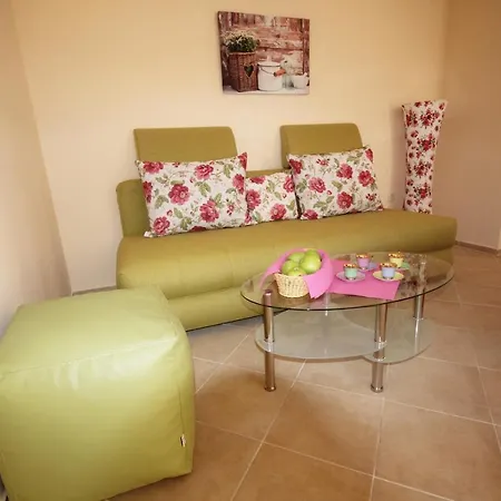 Rustica With 2 Bedrooms Apartman *