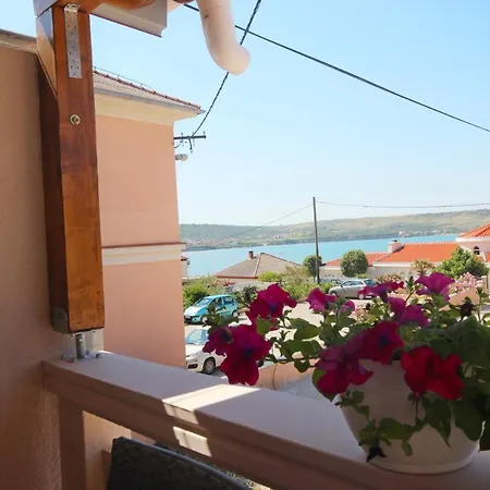 Rustica With 2 Bedrooms * Ljubač