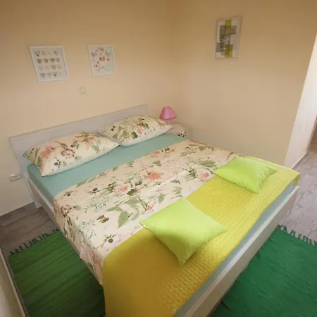 Rustica With 2 Bedrooms